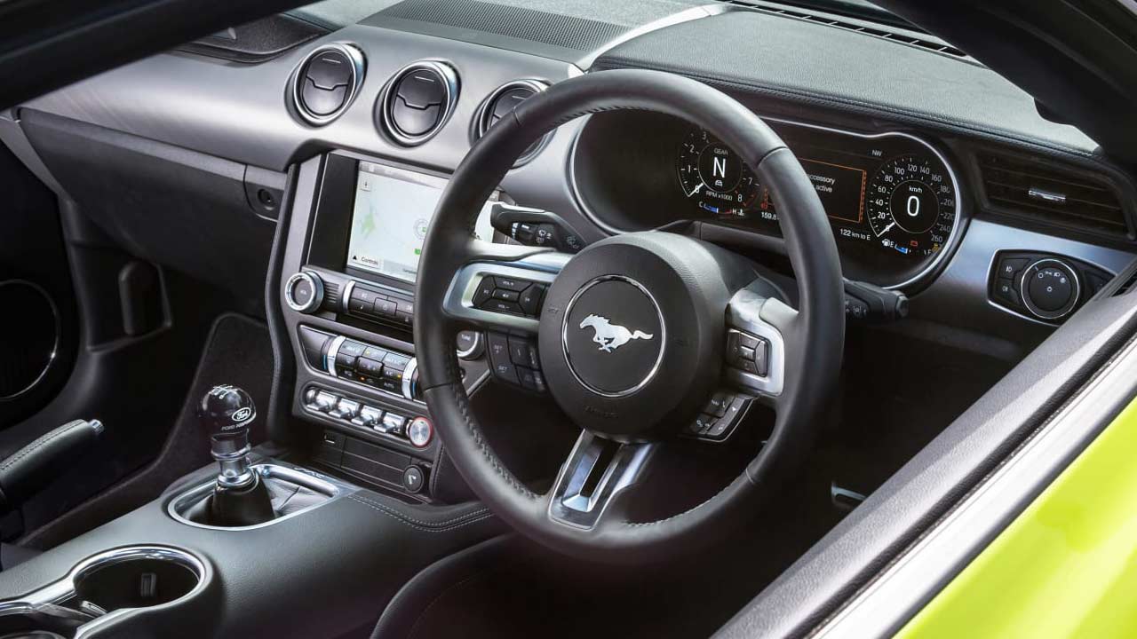 2020-Ford-Mustang-R-Spec_interior_2