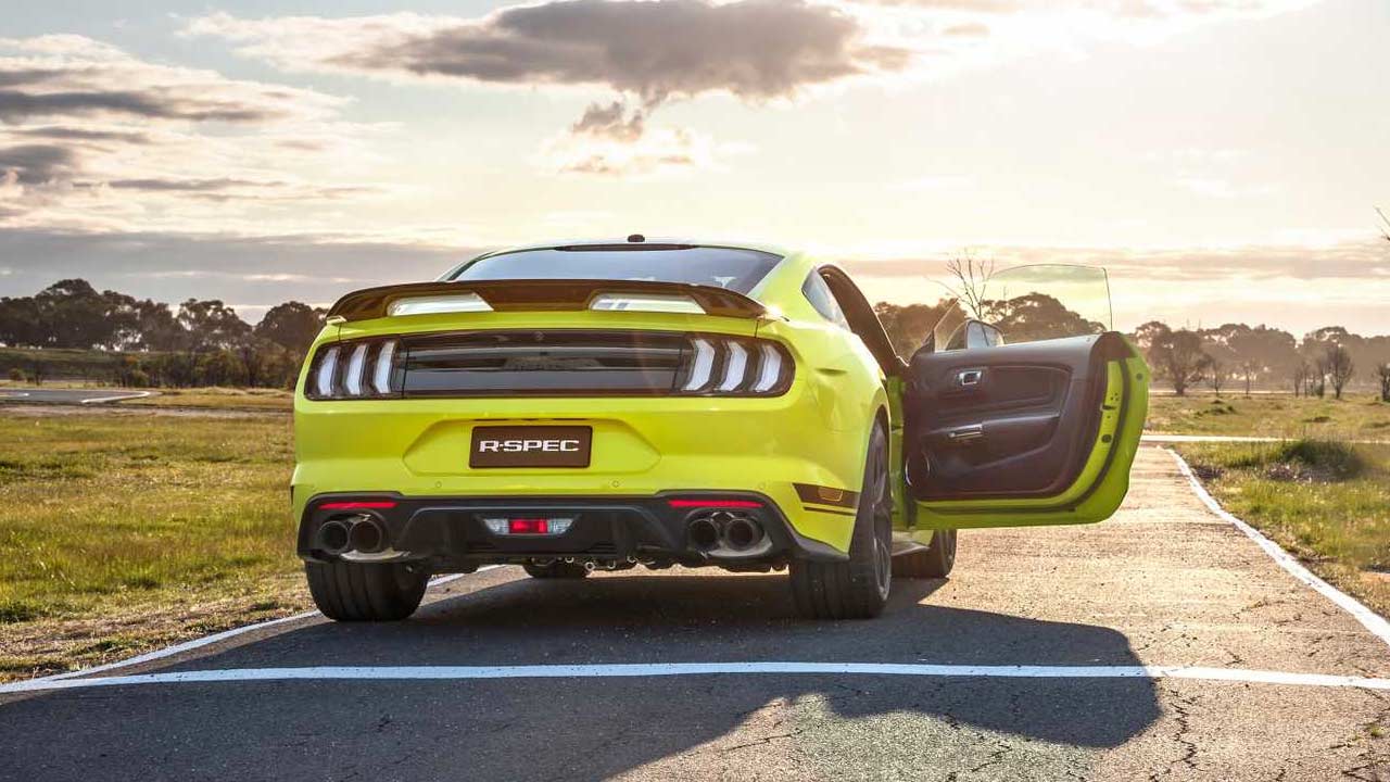 2020-Ford-Mustang-R-Spec_rear