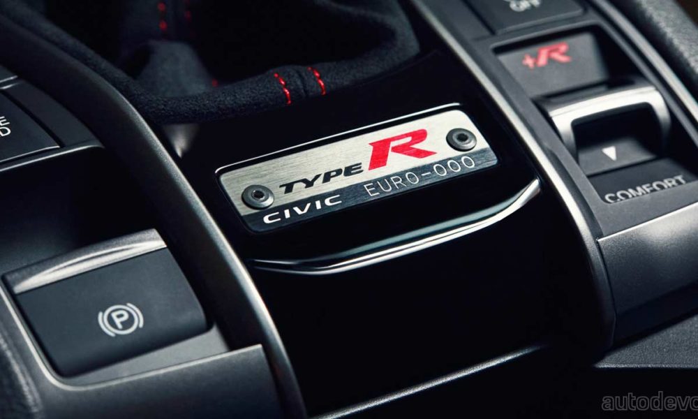 2020-Honda-Civic-Type-R-Limited-Edition_interior_badge