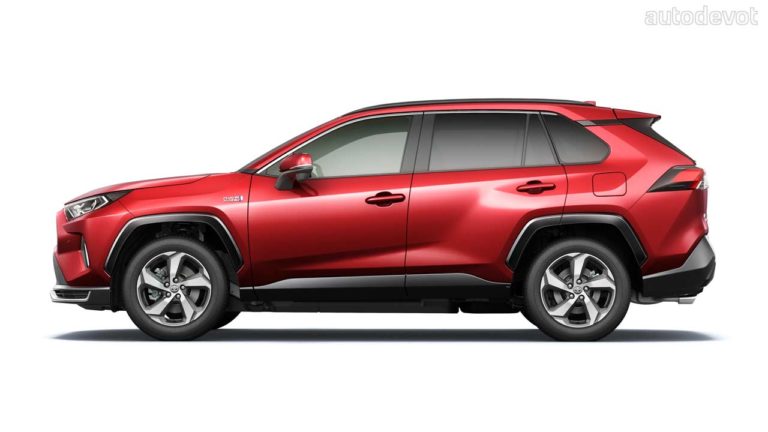 Toyota RAV4 PHEV goes on sale in Japan with 95 km EV range - Autodevot