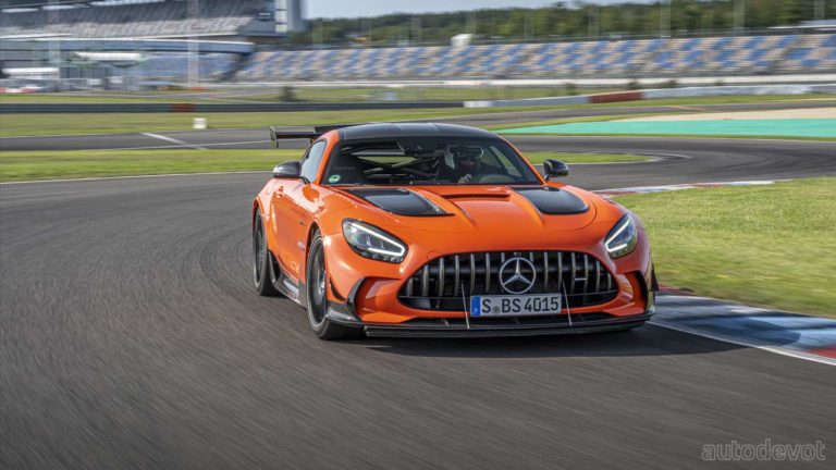 Gallery: Mercedes-AMG GT Black Series in magma beam paint - Autodevot