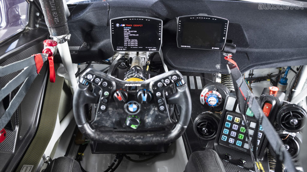 BMW-M4-GT3_interior