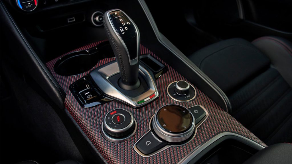 2024-Alfa-Romeo-Giulia-Super-Sport-interior-centre-console