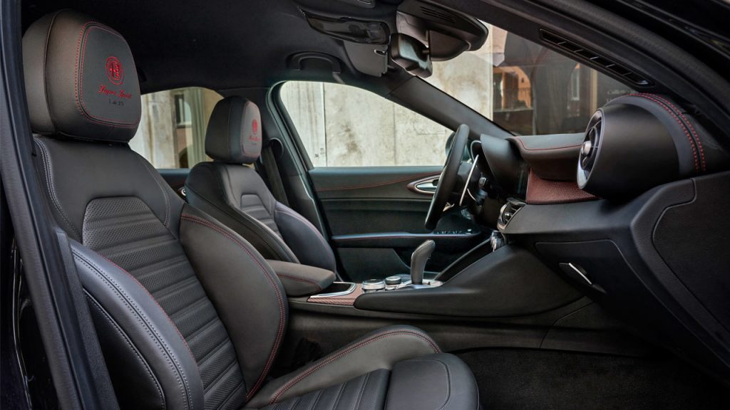 2024-Alfa-Romeo-Giulia-Super-Sport-interior-front-seats