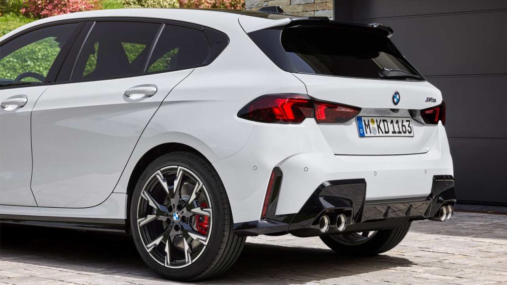 2025-BMW-1-Series-M135_rear-diffuser