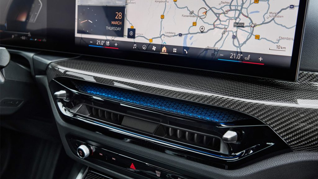 2025-BMW-3-Series-Sedan-interior-dashboard