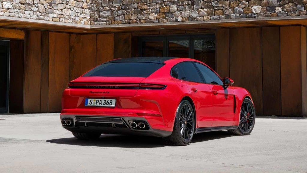 2025-Porsche-Panamera-GTS_2