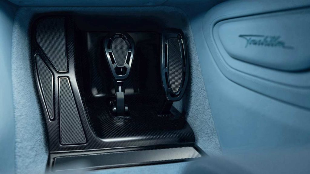 Bugatti-Tourbillon_interior-pedals