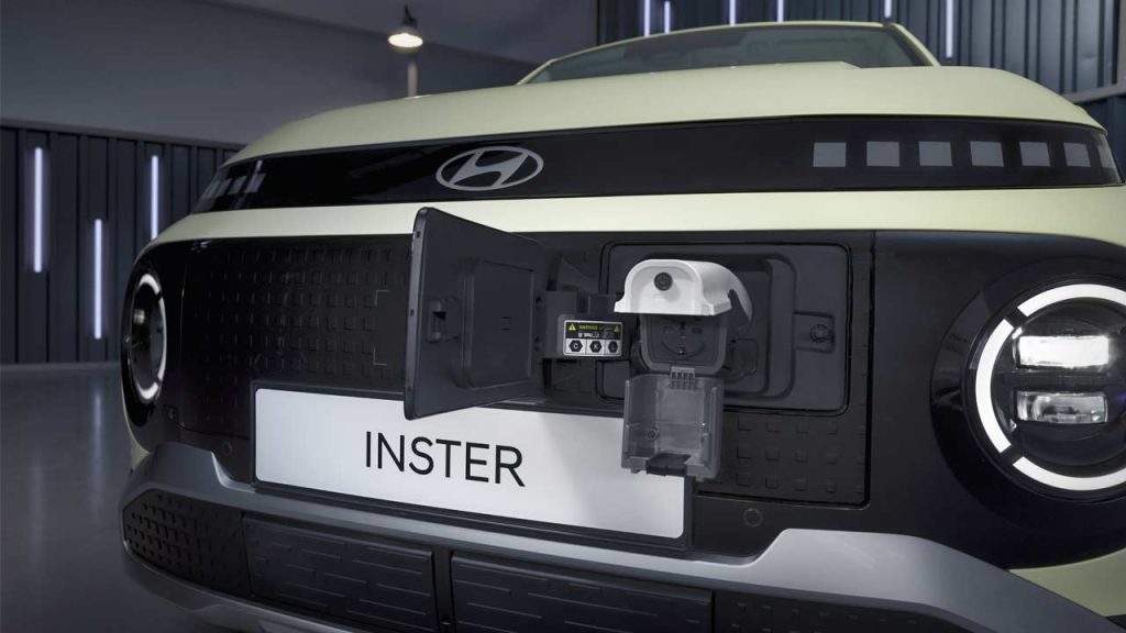 Hyundai-Inster_charging-port