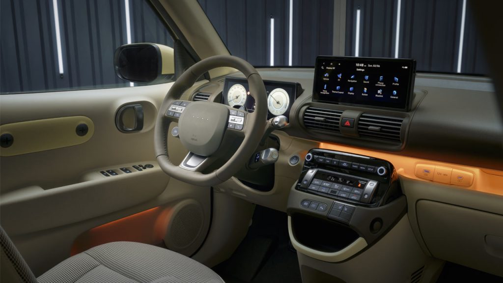 Hyundai-Inster_interior_2