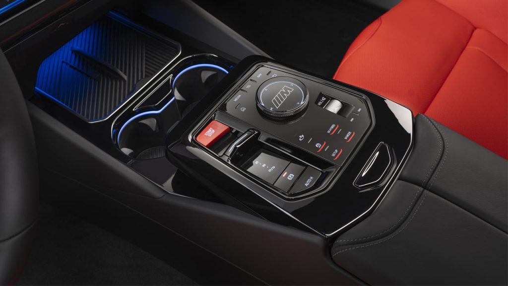 2025-BMW-M5-Touring_interior-centre-console