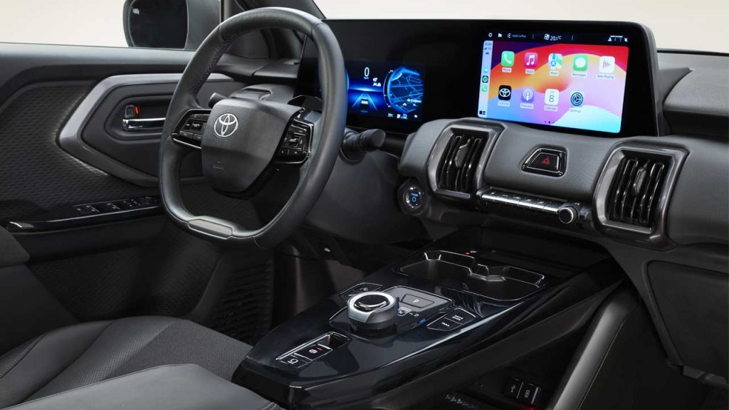 Toyota-Urban-Cruiser-electric-interior_2